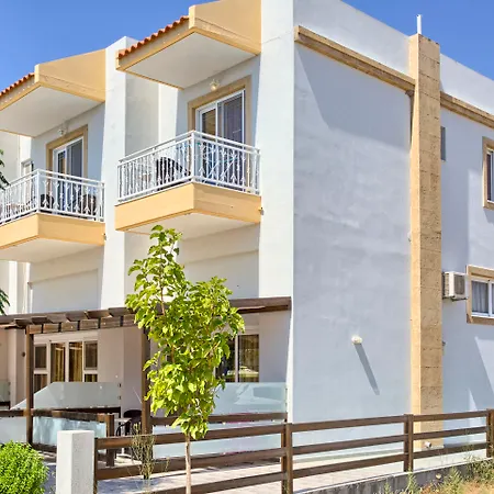 Ξενοδοχείο Alia And Χαράκι