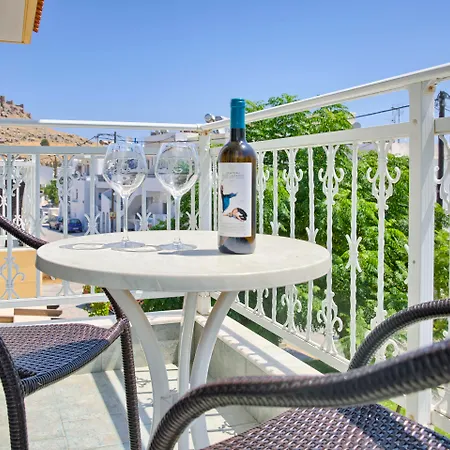 Ξενοδοχείο Alia And 3*