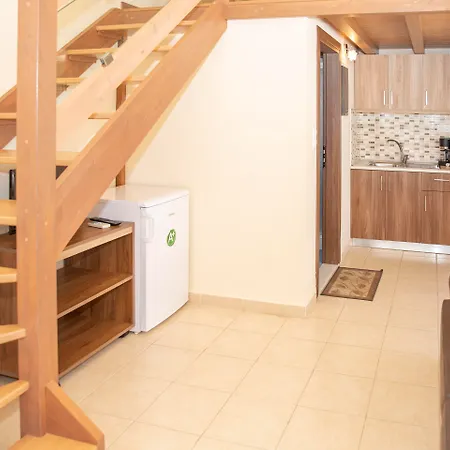 Alia And Ξενοδοχείο 3*