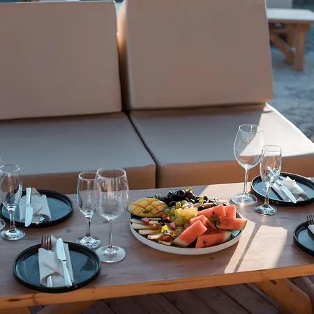 Ξενοδοχείο Alia And Χαράκι