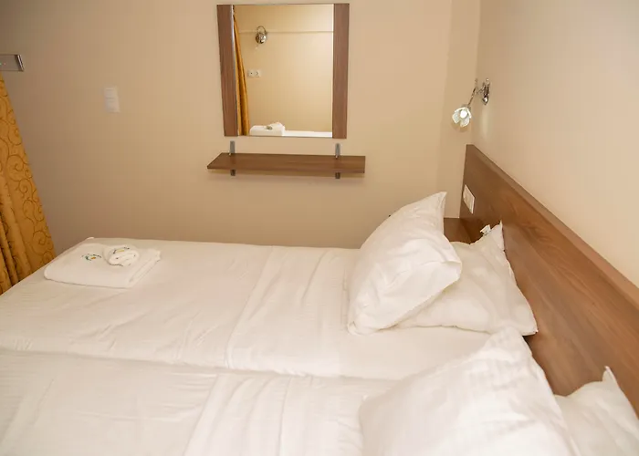 Alia And מלון האראקי