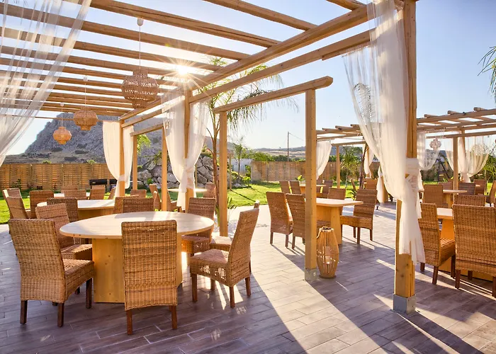 Otel Alia And Haraki