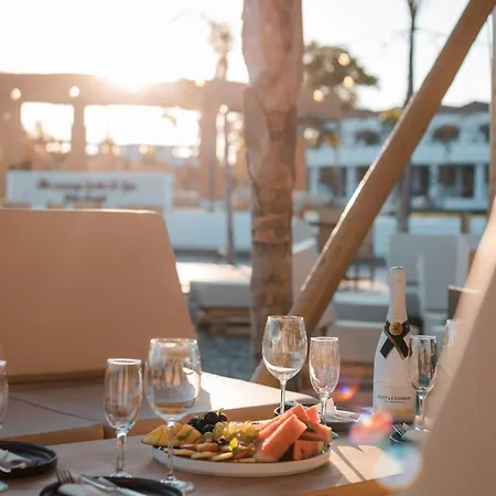 Alia Luxury Hotel 3*