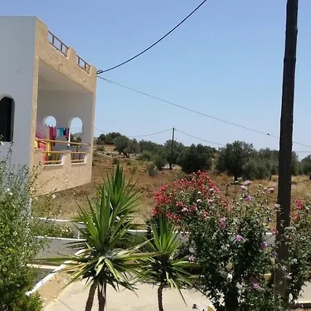 Alia And Hotel Charaki