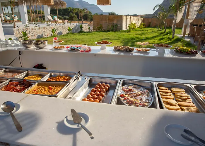 Alia And Szálloda 3*